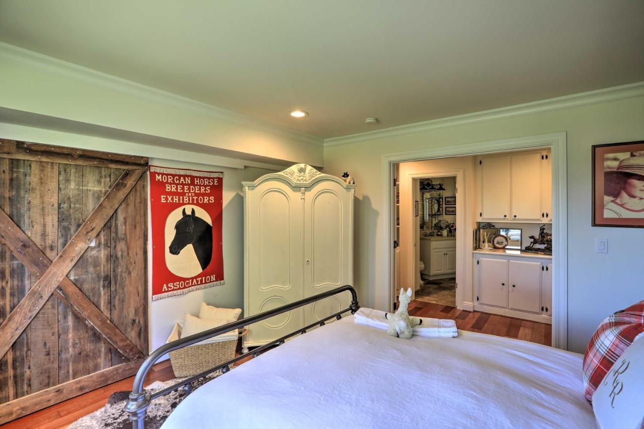 Holiday home Peaceful Ranch And Vineyard View, Pool Access