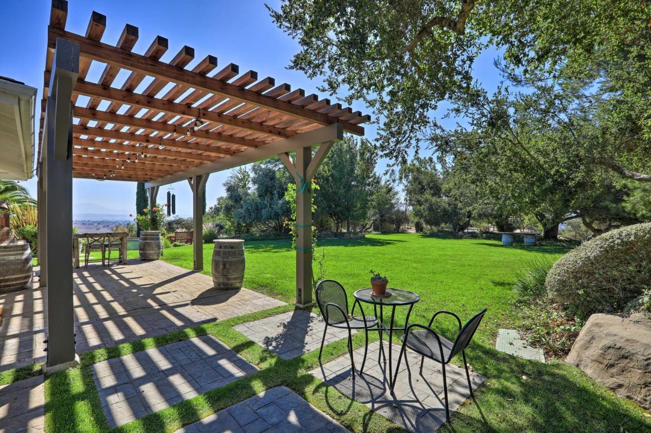 Peaceful Ranch And Vineyard View, Pool Access Holiday home *